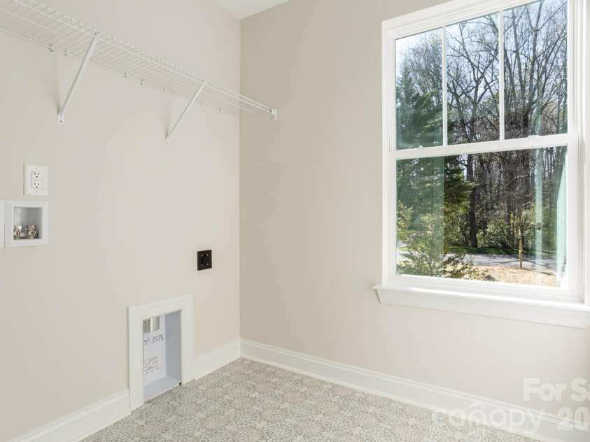 644 Deerfield Drive, Mount Holly, NC 28120.  MLS# CAR4357506, YatesRealty ID 10142. 