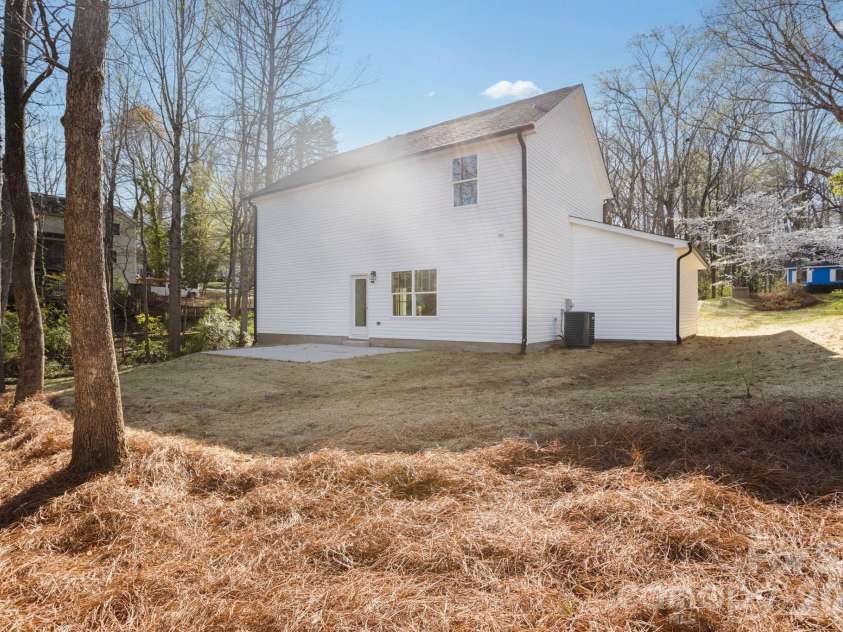 644 Deerfield Drive, Mount Holly, NC 28120.  MLS# CAR4357506, YatesRealty ID 10142. 