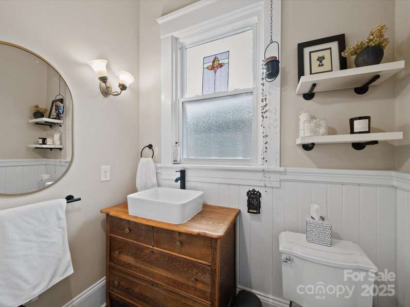 705 Fulton Street, Salisbury, NC 28144.  MLS# CAR4248091, YatesRealty ID 10143. Hall Bath