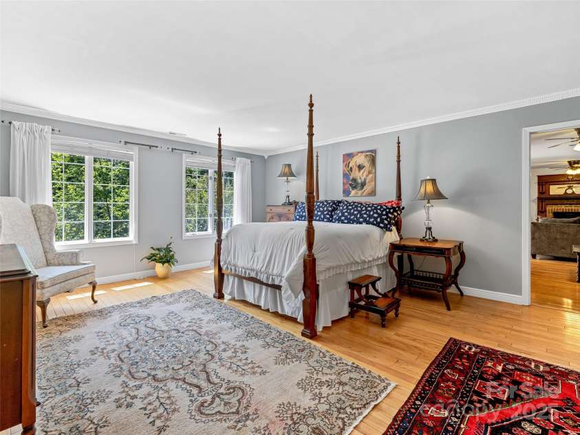 163 Northern Lights Lane, Hendersonville, NC 28739.  MLS# CAR4159813, YatesRealty ID 10144. 