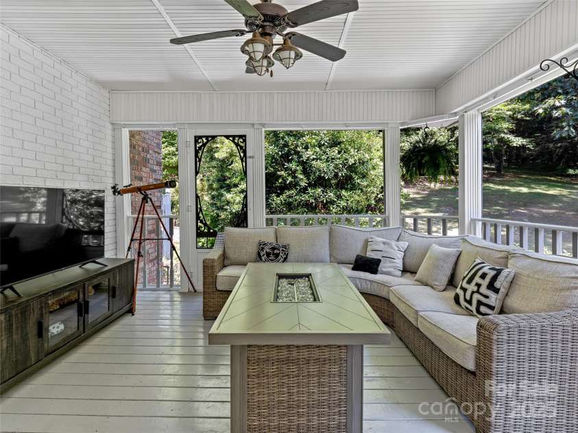 163 Northern Lights Lane, Hendersonville, NC 28739.  MLS# CAR4159813, YatesRealty ID 10144. 