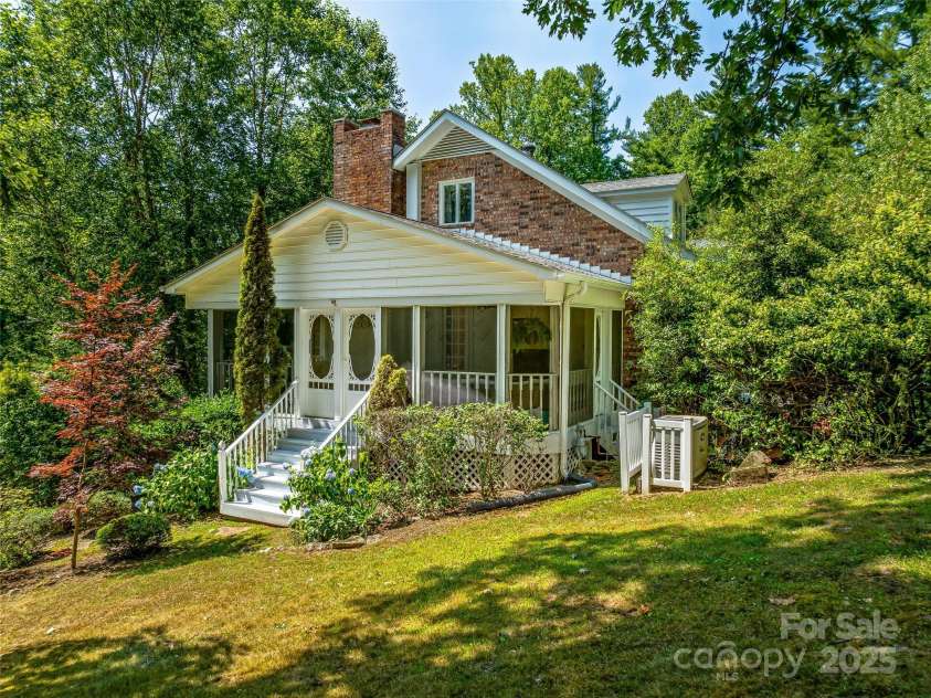 163 Northern Lights Lane, Hendersonville, NC 28739.  MLS# CAR4159813, YatesRealty ID 10144. 