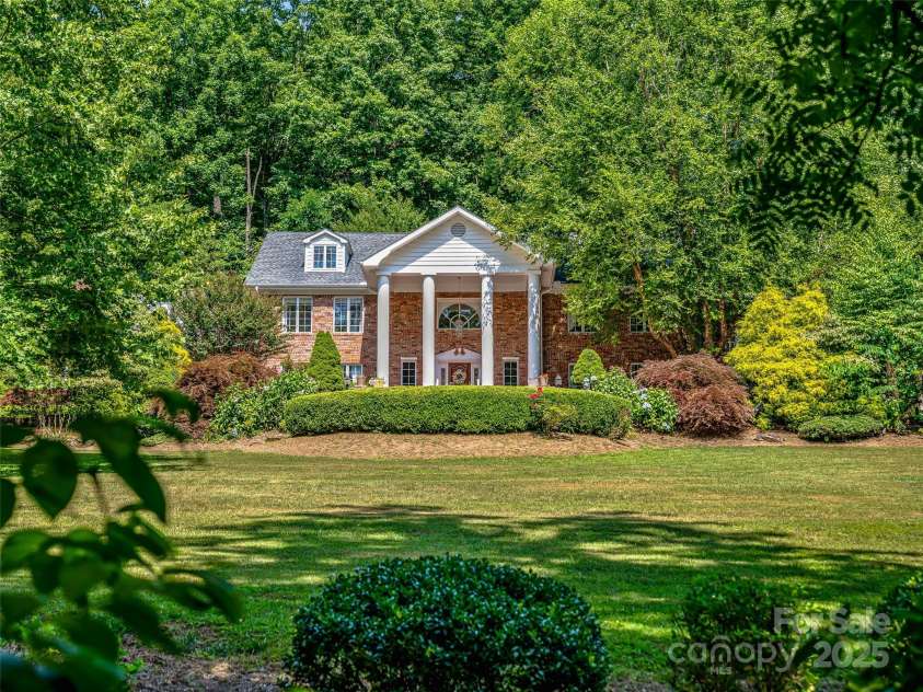 163 Northern Lights Lane, Hendersonville, NC 28739.  MLS# CAR4159813, YatesRealty ID 10144. 