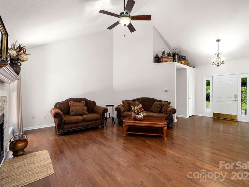 701 Salisbury Road, Hendersonville, NC 28792.  MLS# CAR4279569, YatesRealty ID 10145. 