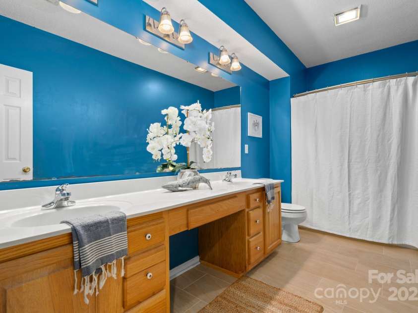 701 Salisbury Road, Hendersonville, NC 28792.  MLS# CAR4279569, YatesRealty ID 10145. 