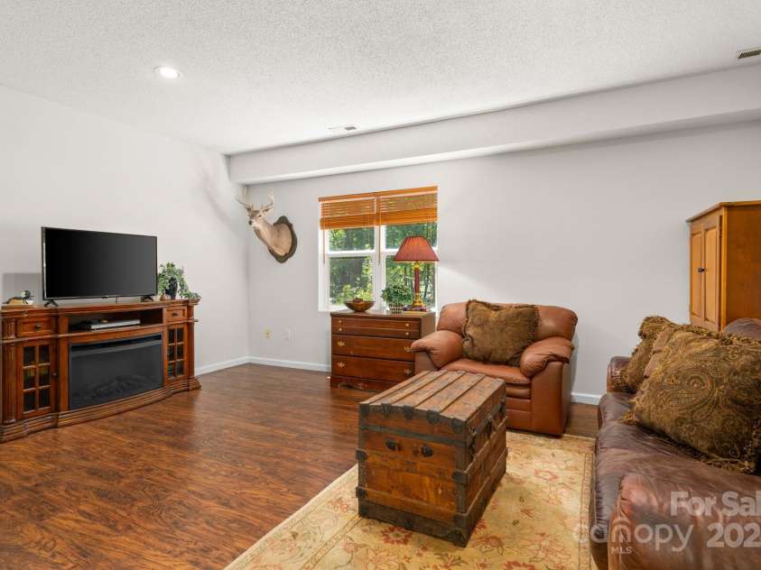 701 Salisbury Road, Hendersonville, NC 28792.  MLS# CAR4279569, YatesRealty ID 10145. 