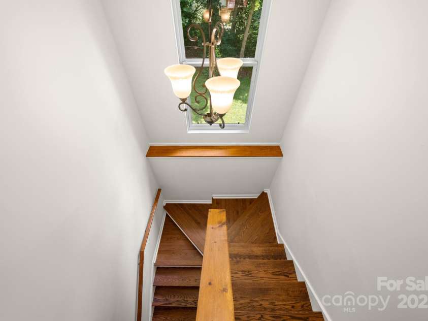 701 Salisbury Road, Hendersonville, NC 28792.  MLS# CAR4279569, YatesRealty ID 10145. 