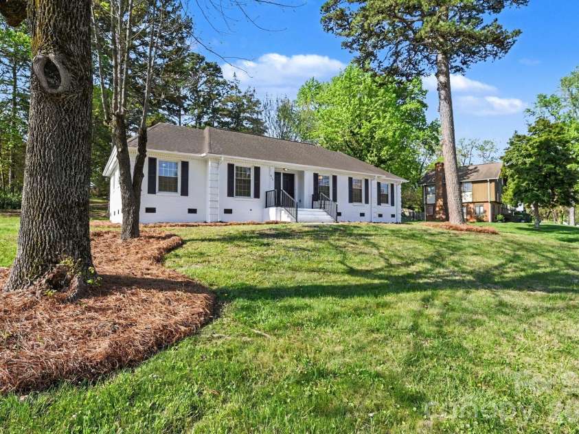 834 Braxfield Drive, Charlotte, NC 28217.  MLS# CAR4357361, YatesRealty ID 10145. Front