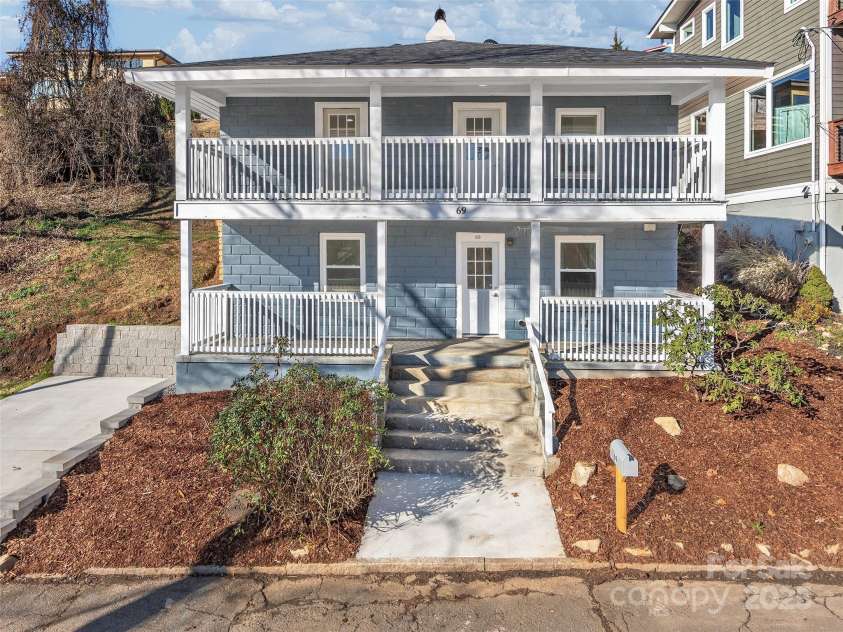69 Jefferson Drive, Asheville, NC 28801.  MLS# CAR4207499, YatesRealty ID 10147. 