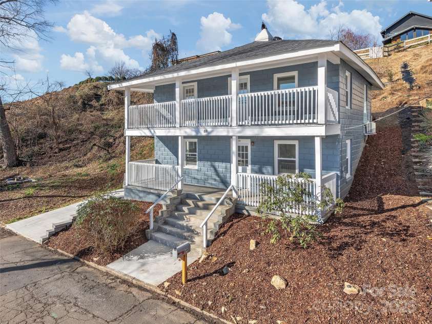 69 Jefferson Drive, Asheville, NC 28801.  MLS# CAR4207499, YatesRealty ID 10147. 