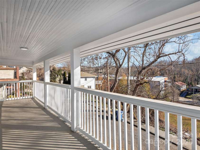69 Jefferson Drive, Asheville, NC 28801.  MLS# CAR4207499, YatesRealty ID 10147. 