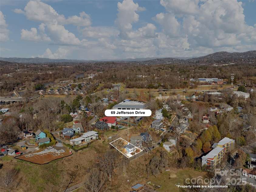 69 Jefferson Drive, Asheville, NC 28801.  MLS# CAR4207499, YatesRealty ID 10147. 