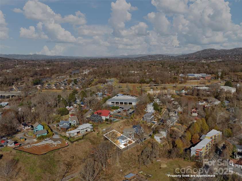 69 Jefferson Drive, Asheville, NC 28801.  MLS# CAR4207499, YatesRealty ID 10147. 