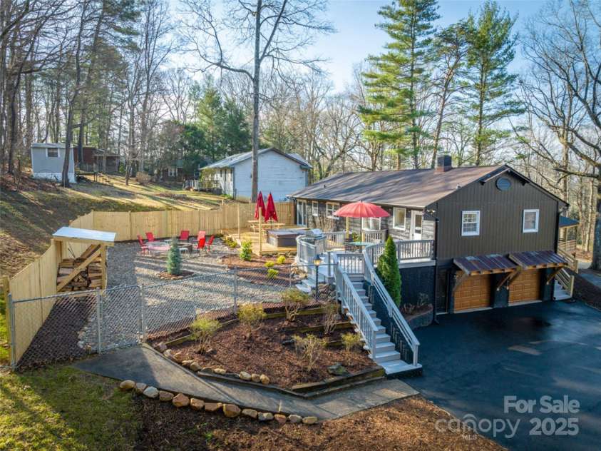 235 Royal Pines Drive, Arden, NC 28704.  MLS# CAR4243316, YatesRealty ID 10148. 
