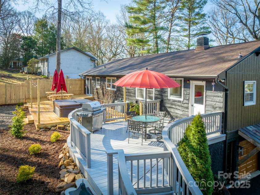 235 Royal Pines Drive, Arden, NC 28704.  MLS# CAR4243316, YatesRealty ID 10148. 