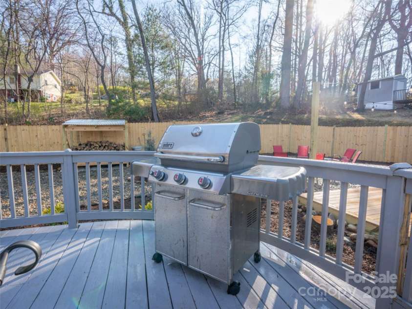 235 Royal Pines Drive, Arden, NC 28704.  MLS# CAR4243316, YatesRealty ID 10148. 