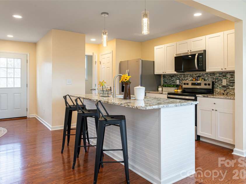 622 N Main Street, Canton, NC 28716.  MLS# CAR4331136, YatesRealty ID 10148. 
