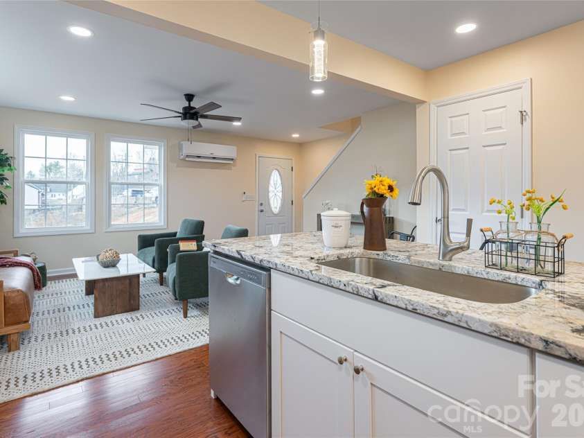 622 N Main Street, Canton, NC 28716.  MLS# CAR4331136, YatesRealty ID 10148. 