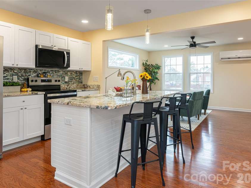 622 N Main Street, Canton, NC 28716.  MLS# CAR4331136, YatesRealty ID 10148. 