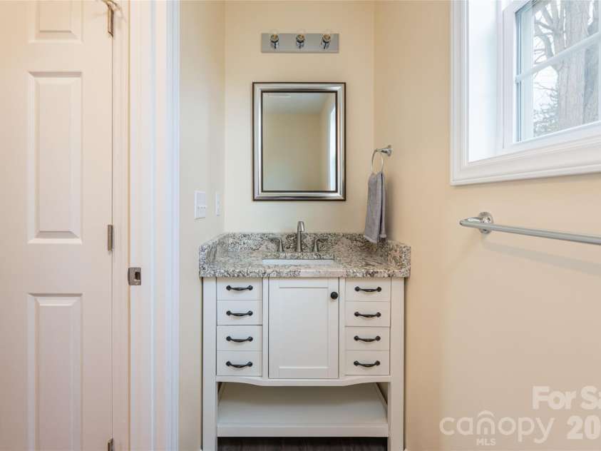 622 N Main Street, Canton, NC 28716.  MLS# CAR4331136, YatesRealty ID 10148. 