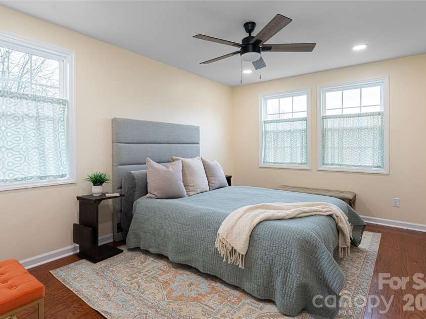 622 N Main Street, Canton, NC 28716.  MLS# CAR4331136, YatesRealty ID 10148. 
