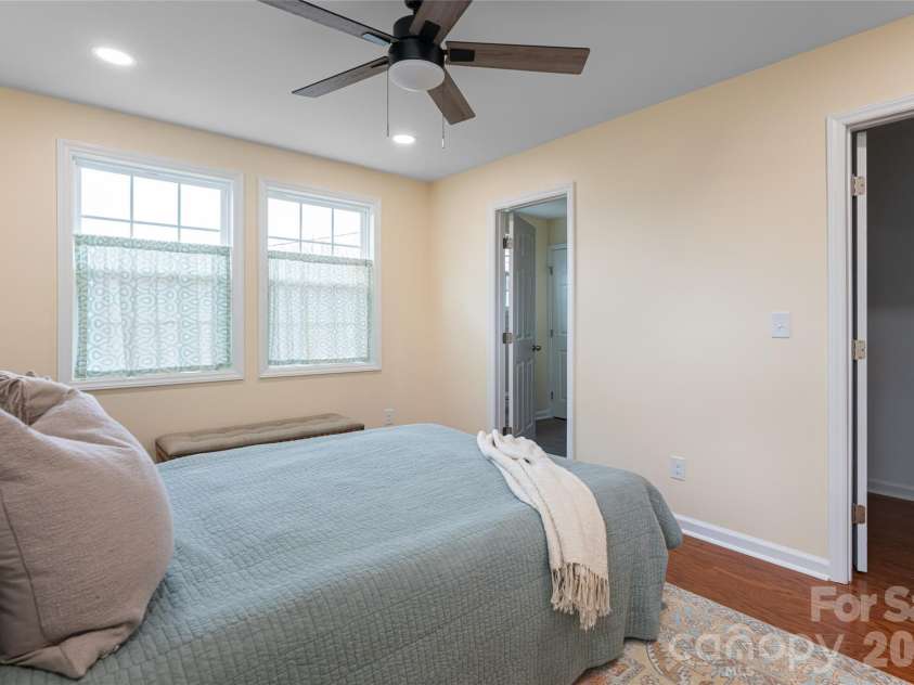 622 N Main Street, Canton, NC 28716.  MLS# CAR4331136, YatesRealty ID 10148. 