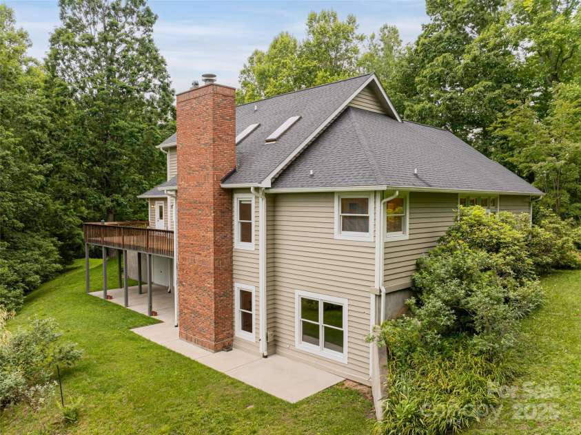 15 Breckenridge Drive, Fairview, NC 28730.  MLS# CAR4213849, YatesRealty ID 10149. 