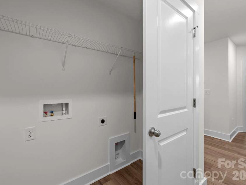 2930 Clyde Drive, Charlotte, NC 28208.  MLS# CAR4368243, YatesRealty ID 10149. Laundry