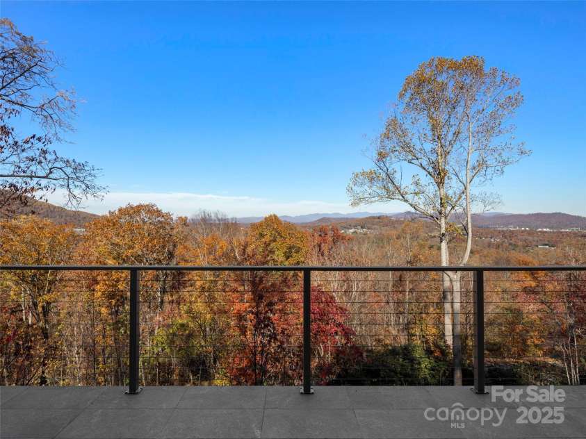 222 Secluded Hills Lane, Arden, NC 28704.  MLS# CAR4319899, YatesRealty ID 1015. 