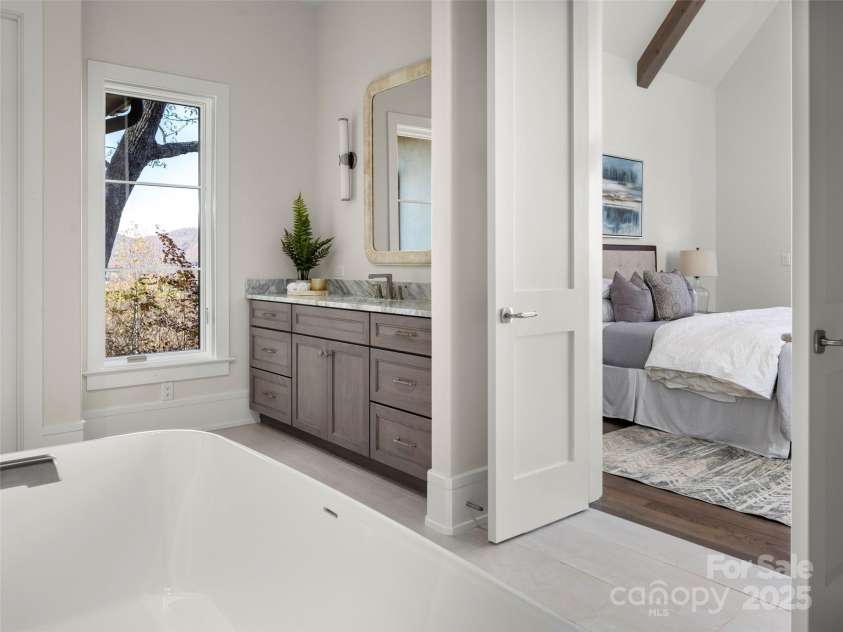 222 Secluded Hills Lane, Arden, NC 28704.  MLS# CAR4319899, YatesRealty ID 1015. 