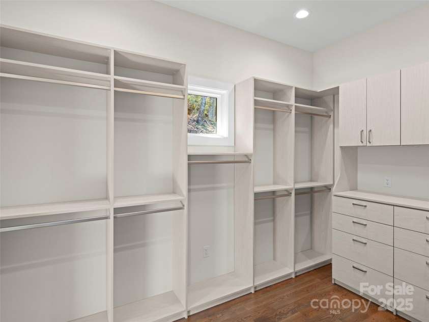 222 Secluded Hills Lane, Arden, NC 28704.  MLS# CAR4319899, YatesRealty ID 1015. 