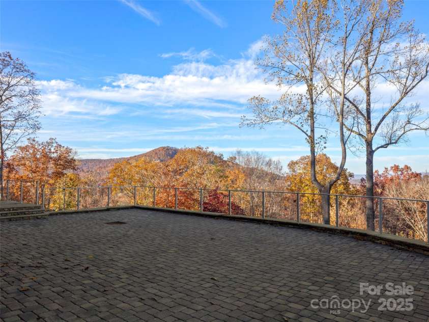 222 Secluded Hills Lane, Arden, NC 28704.  MLS# CAR4319899, YatesRealty ID 1015. 