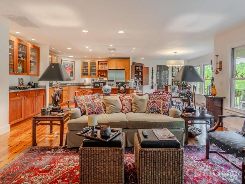 77 Chestnut Street, Tryon, NC 28782.  MLS# CAR4389953, YatesRealty ID 1015. Open concept Living/Kitchen/Dining