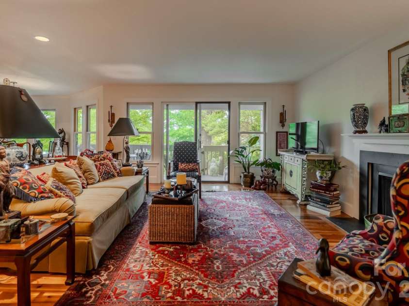 77 Chestnut Street, Tryon, NC 28782.  MLS# CAR4389953, YatesRealty ID 1015. Open concept Living/Kitchen/Dining