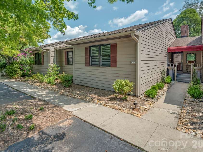 77 Chestnut Street, Tryon, NC 28782.  MLS# CAR4414058, YatesRealty ID 1015. 
