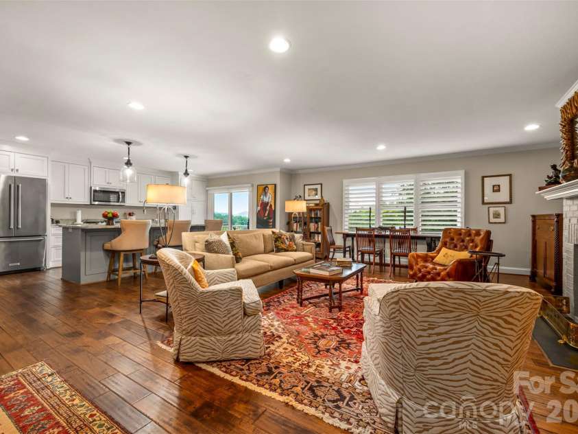 77 Chestnut Street, Tryon, NC 28782.  MLS# CAR4414058, YatesRealty ID 1015. 