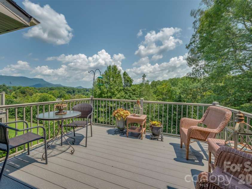 77 Chestnut Street, Tryon, NC 28782.  MLS# CAR4414058, YatesRealty ID 1015. 