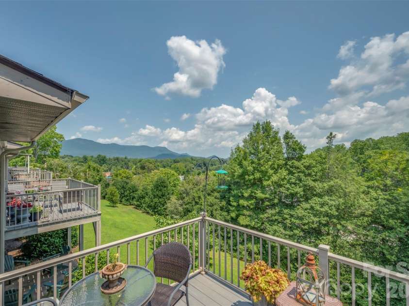 77 Chestnut Street, Tryon, NC 28782.  MLS# CAR4414058, YatesRealty ID 1015. 