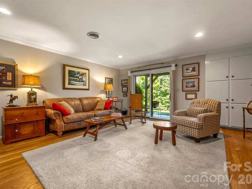 77 Chestnut Street, Tryon, NC 28782.  MLS# CAR4414058, YatesRealty ID 1015. 