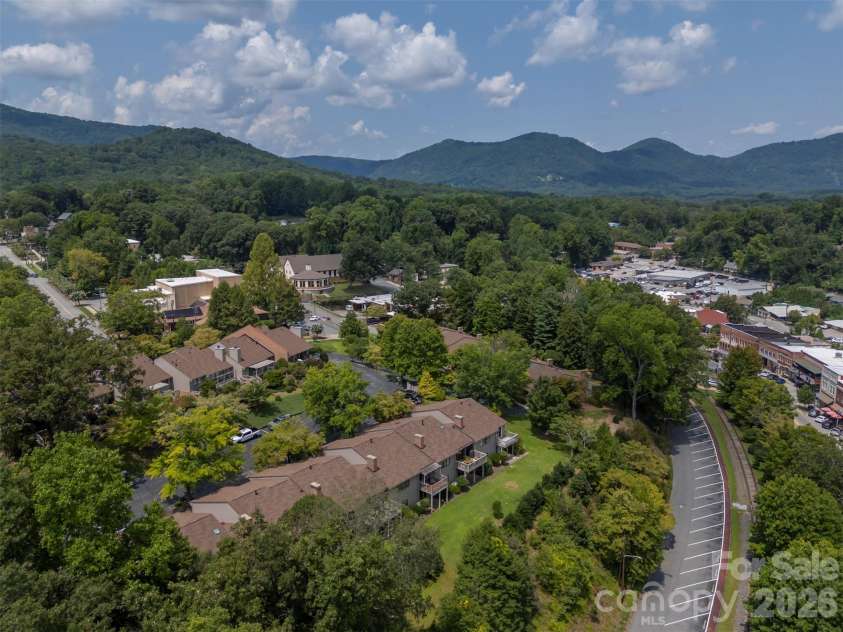 77 Chestnut Street, Tryon, NC 28782.  MLS# CAR4414058, YatesRealty ID 1015. 