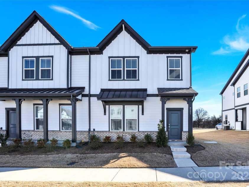 9131 Harwen Lane, Charlotte, NC 28215.  MLS# CAR4216808, YatesRealty ID 1015. 