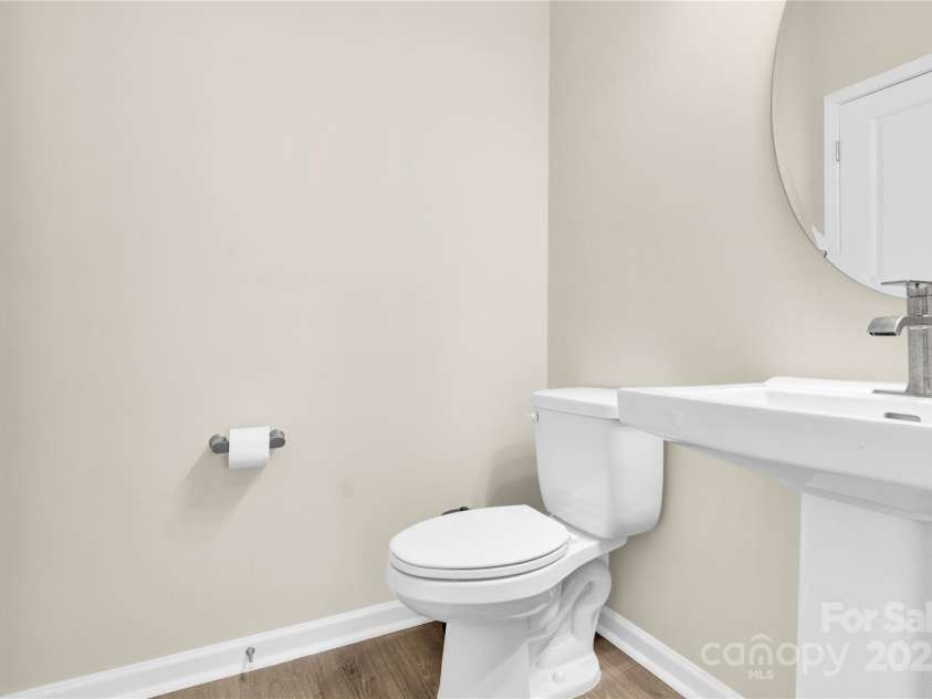 9131 Harwen Lane, Charlotte, NC 28215.  MLS# CAR4216808, YatesRealty ID 1015. 