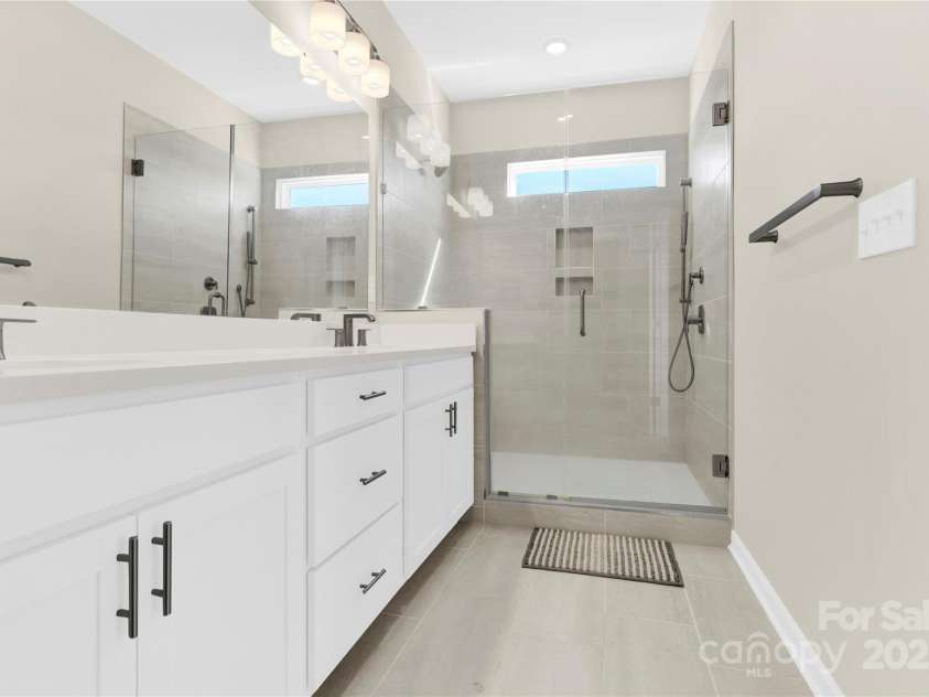 9131 Harwen Lane, Charlotte, NC 28215.  MLS# CAR4216808, YatesRealty ID 1015. 