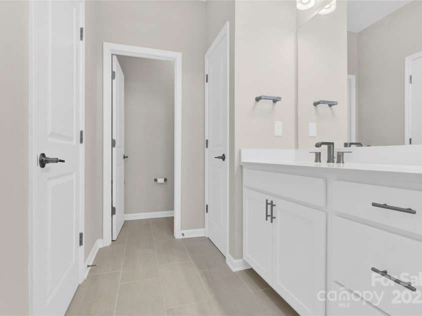 9131 Harwen Lane, Charlotte, NC 28215.  MLS# CAR4216808, YatesRealty ID 1015. 