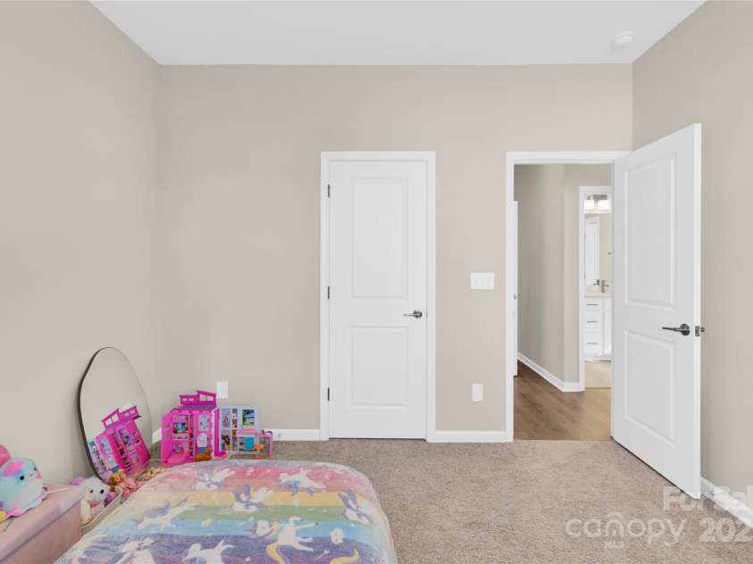 9131 Harwen Lane, Charlotte, NC 28215.  MLS# CAR4216808, YatesRealty ID 1015. 