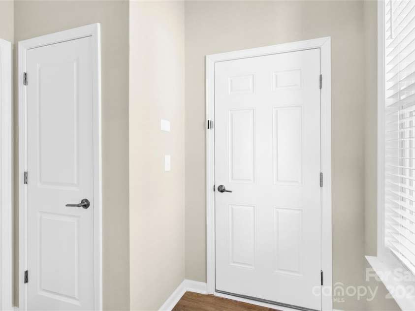 9131 Harwen Lane, Charlotte, NC 28215.  MLS# CAR4216808, YatesRealty ID 1015. 