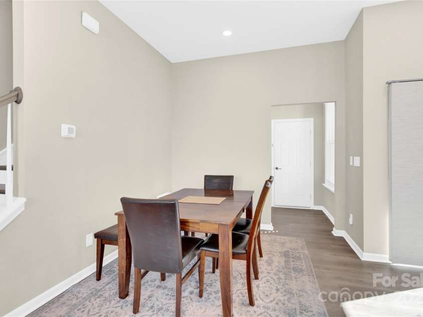 9131 Harwen Lane, Charlotte, NC 28215.  MLS# CAR4216808, YatesRealty ID 1015. 