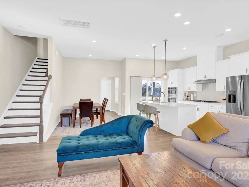 9131 Harwen Lane, Charlotte, NC 28215.  MLS# CAR4216808, YatesRealty ID 1015. 