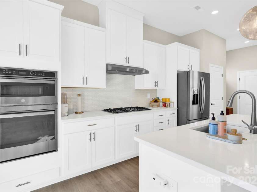 9131 Harwen Lane, Charlotte, NC 28215.  MLS# CAR4216808, YatesRealty ID 1015. 