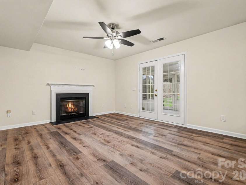 7515 Woodknoll Drive, Charlotte, NC 28217.  MLS# CAR4350241, YatesRealty ID 10150. 